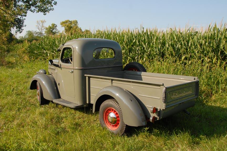 Image of an IHC D-Line Truck