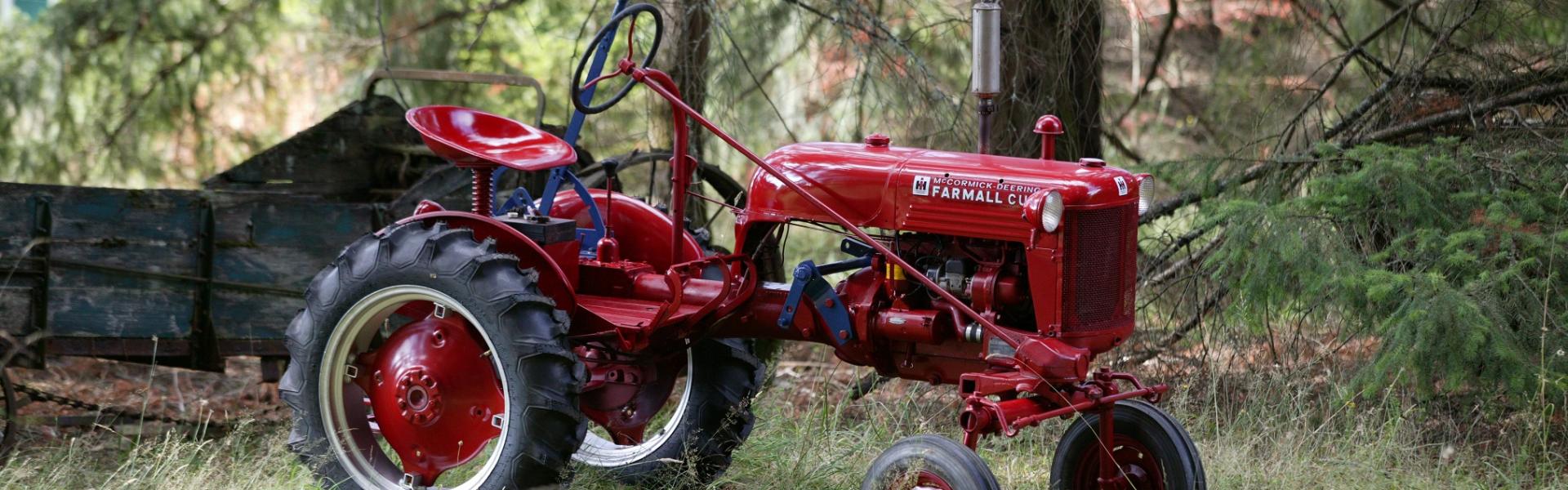 Media Name: farmall_cub_1.jpg